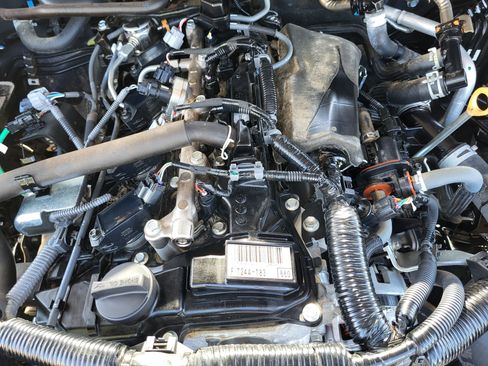 Certified 2025 Toyota Tacoma SR5 AWD/4WD image 22