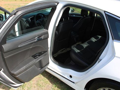 Used 2014 Ford Fusion Titanium image 28