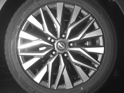 Used 2025 Nissan Altima 2.5 SV FWD image 13