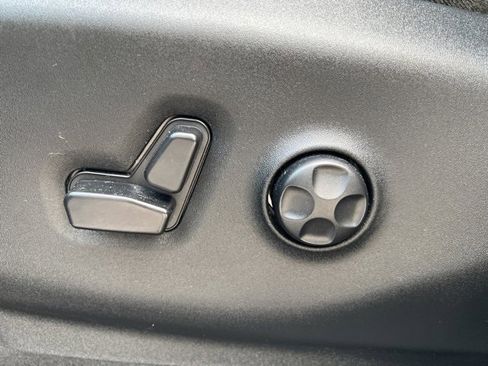 Certified 2019 Chrysler Pacifica Touring-L Plus w/ Advanced Safetytec Group image 16