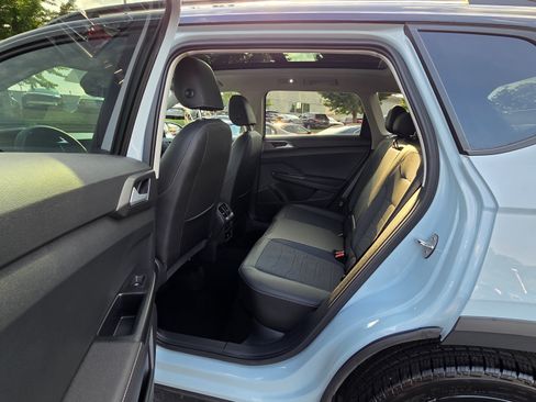 Certified 2025 Volkswagen Taos SE AWD/4WD image 30