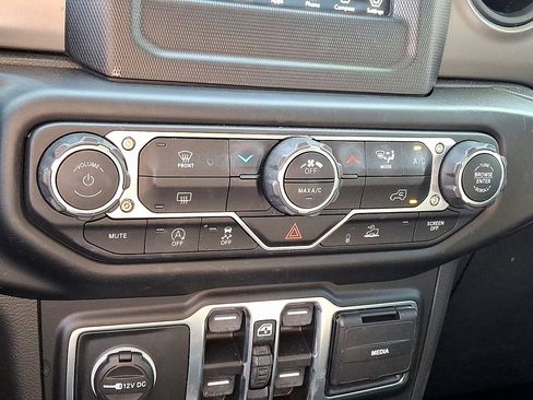 Used 2023 Jeep Wrangler Unlimited Sport AWD/4WD image 17