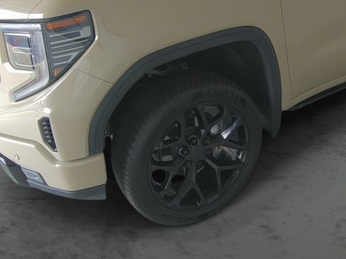 Certified 2023 GMC Sierra 1500 AT4 w/ AT4 Premium Package AWD/4WD image 7