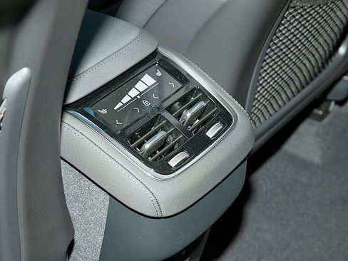 New 2026 Volvo XC90 B6 Plus w/ Protection Package Premier image 22