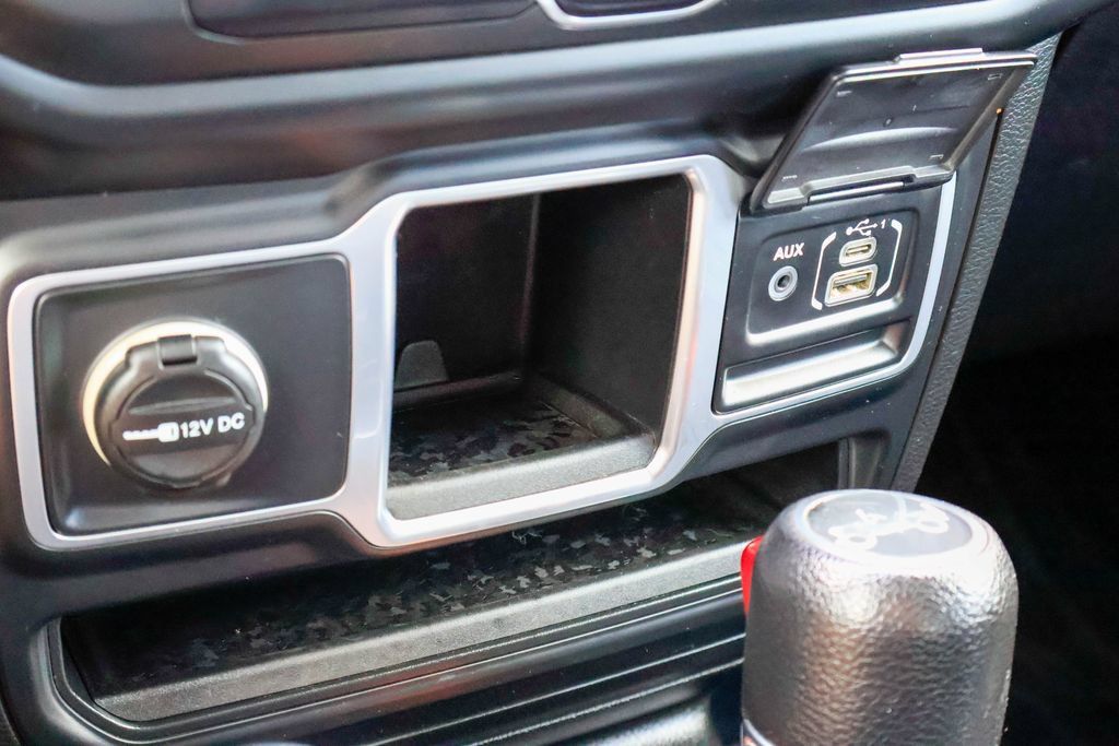 Used 2018 Jeep Wrangler Unlimited Sport AWD/4WD image 17