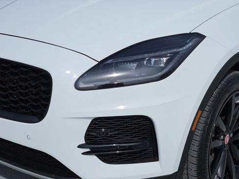 Used 2023 Jaguar E-PACE SE image 11