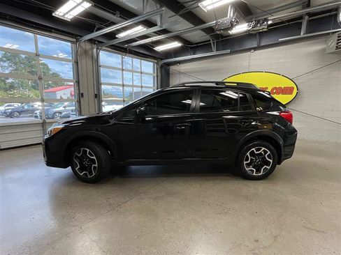 Used 2016 Subaru Crosstrek 2.0i Premium AWD/4WD image 2