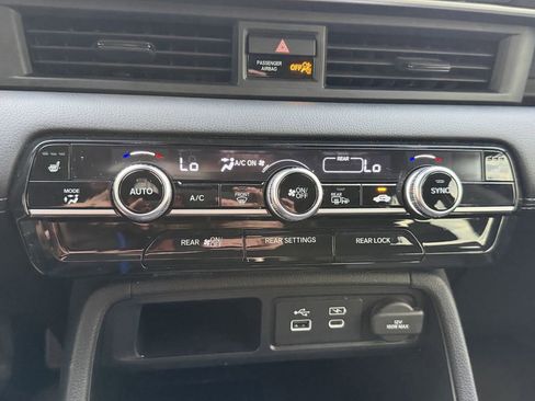 Used 2023 Honda Pilot Touring image 25