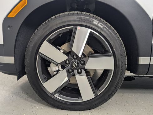 New 2026 Hyundai Santa Fe Limited AWD/4WD image 9