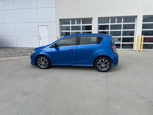 Used 2017 Chevrolet Sonic LT w/ Convenience Package FWD image 6