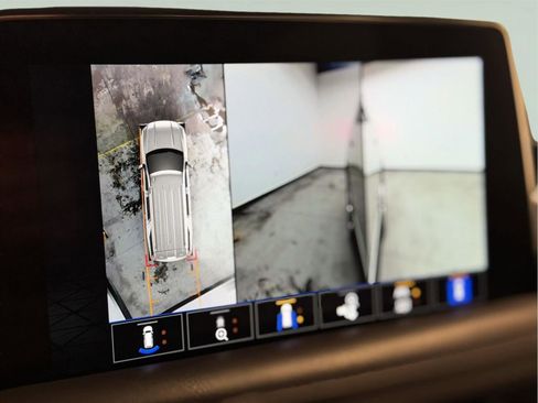 Used 2022 GMC Yukon SLT w/ SLT Luxury Package image 44