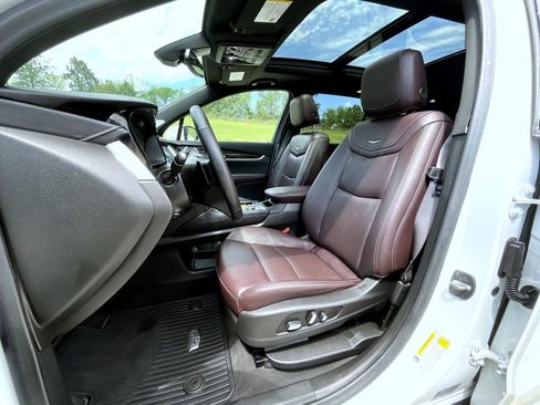 Used 2021 Cadillac XT6 Premium Luxury image 11