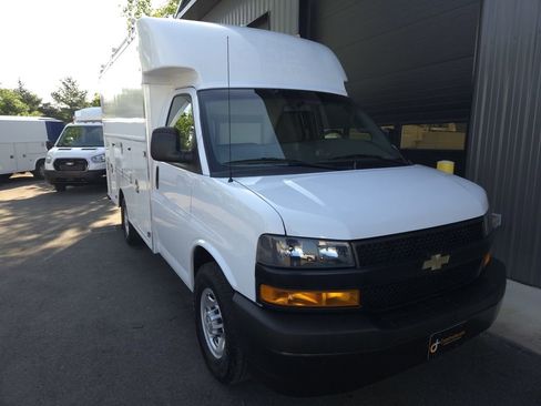 Used 2019 Chevrolet Express 3500 image 6
