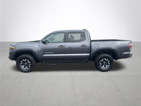 Certified 2022 Toyota Tacoma TRD Off-Road AWD/4WD image 11