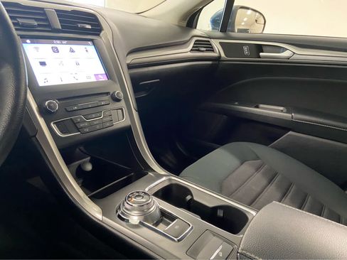 Used 2018 Ford Fusion SE w/ Fusion SE Technology Package image 33