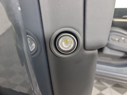 Used 2022 Rivian R1T Adventure AWD/4WD image 30