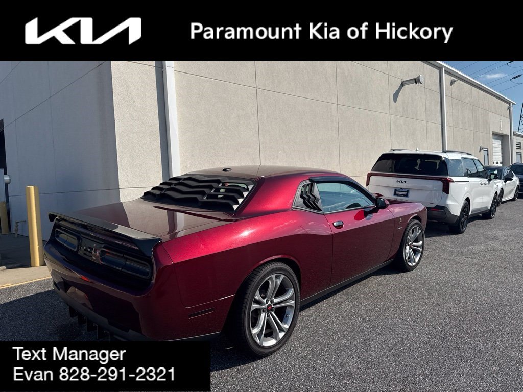 Used 2022 Dodge Challenger R/T w/ Driver Convenience Group RWD image 6