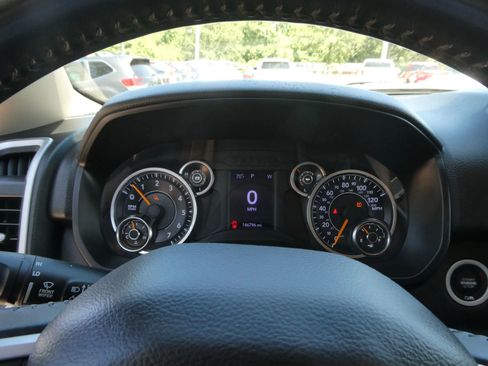 Used 2020 RAM 1500 Big Horn RWD image 17