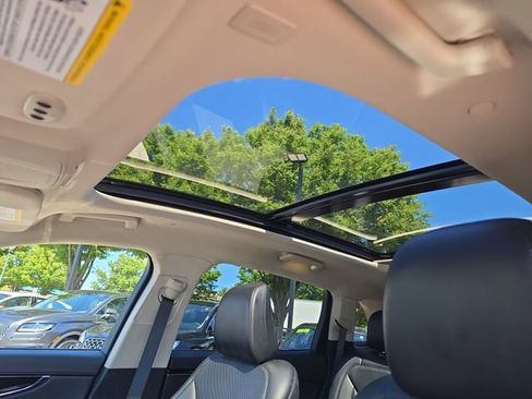 Used 2023 Lincoln Nautilus Reserve w/ Monochromatic Package AWD/4WD image 6