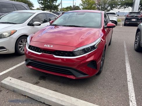 Used 2024 Kia Forte LXS w/ LXS Technology Package FWD image 4