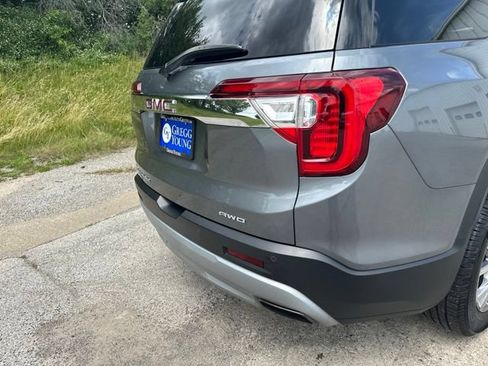 Used 2022 GMC Acadia SLT w/ Technology Package AWD/4WD image 14