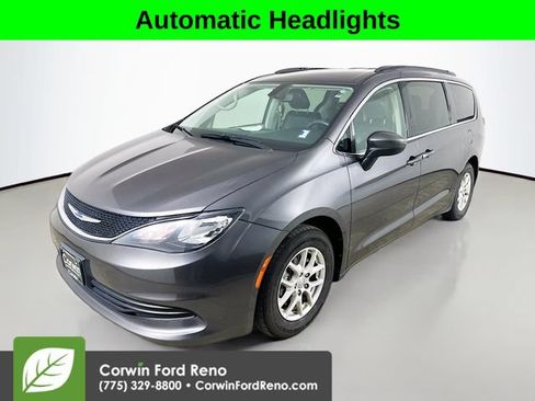 Used 2020 Chrysler Voyager Lxi FWD image 3