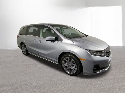 New 2026 Honda Odyssey Touring image 11