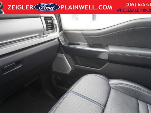Used 2025 Ford F450 Platinum image 35