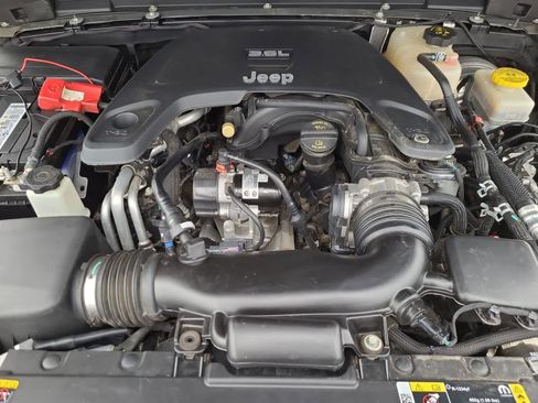 Used 2021 Jeep Wrangler Unlimited Sport image 17