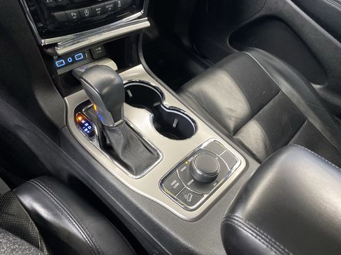 Used 2019 Jeep Grand Cherokee Limited w/ Luxury Group II image 15