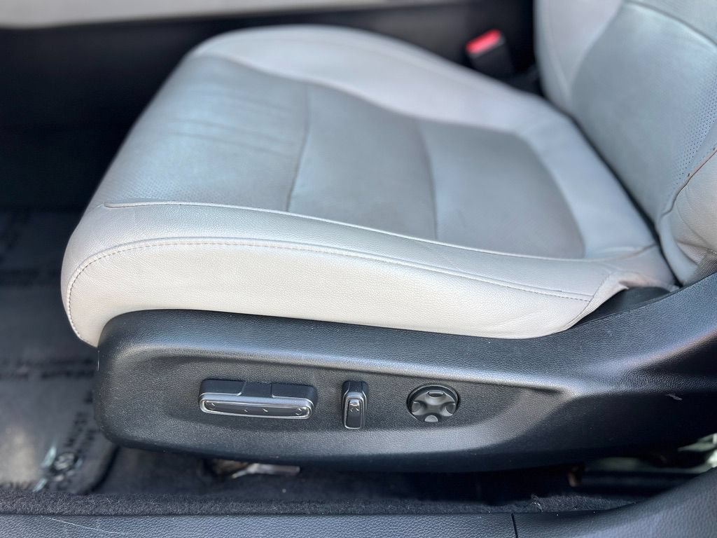 Used 2019 Honda Accord Touring image 23
