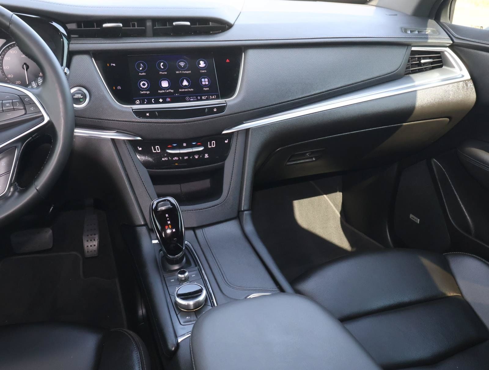Used 2024 Cadillac XT5 Luxury w/ LPO, Floor Liner Package FWD image 16