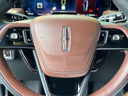 Used 2025 Lincoln Aviator Reserve AWD/4WD image 19