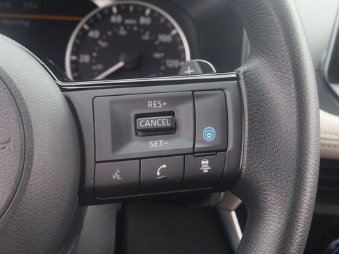 Used 2023 Nissan Rogue SV AWD/4WD image 10