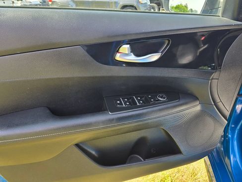 Used 2022 Kia Forte GT-Line w/ GT-Line Technology Package FWD image 11