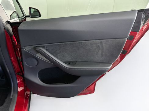 Used 2024 Tesla Model Y Long Range image 29