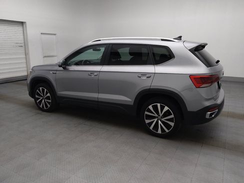 Used 2024 Volkswagen Taos SE FWD image 3