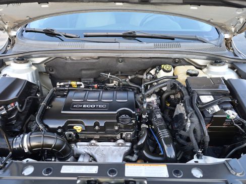 Used 2013 Chevrolet Cruze LT image 15