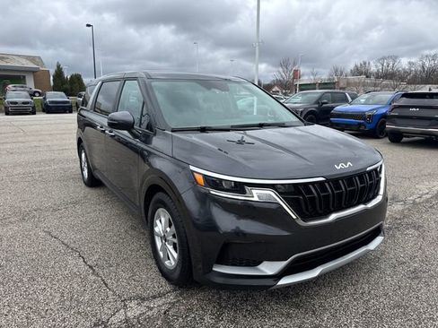 Certified 2024 Kia Carnival LX image 1