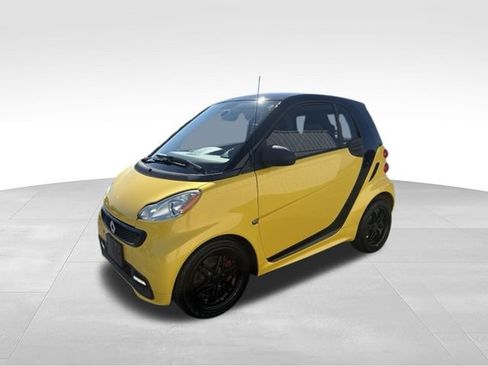 Used 2013 smart fortwo passion RWD image 9