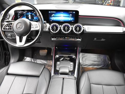 Used 2022 Mercedes-Benz GLB 250 4MATIC image 13
