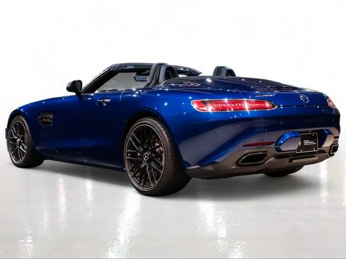 Used 2019 Mercedes-Benz AMG GT Roadster image 2