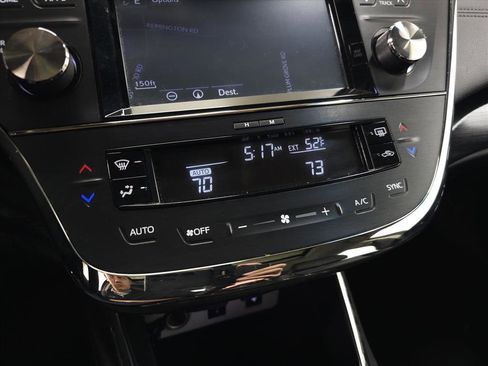 Used 2016 Toyota Avalon Touring image 22