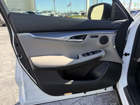 Certified 2025 INFINITI QX50 Luxe image 10