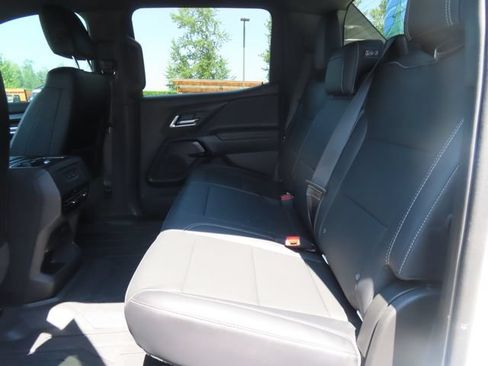 Certified 2025 Chevrolet Silverado EV LT AWD/4WD image 35