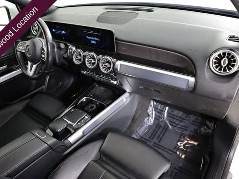 Used 2021 Mercedes-Benz GLB 250 4MATIC image 28