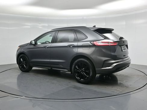 Certified 2022 Ford Edge SE w/ Black Appearance Package image 7