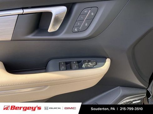 New 2026 Buick Enclave Preferred w/ Power Package AWD/4WD image 25