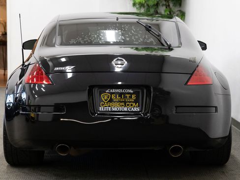 Used 2007 Nissan 350Z Base w/ Cargo Convenience Pkg image 4