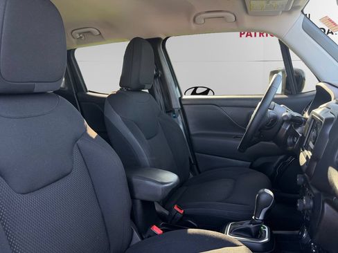 Used 2020 Jeep Renegade Altitude AWD/4WD image 13